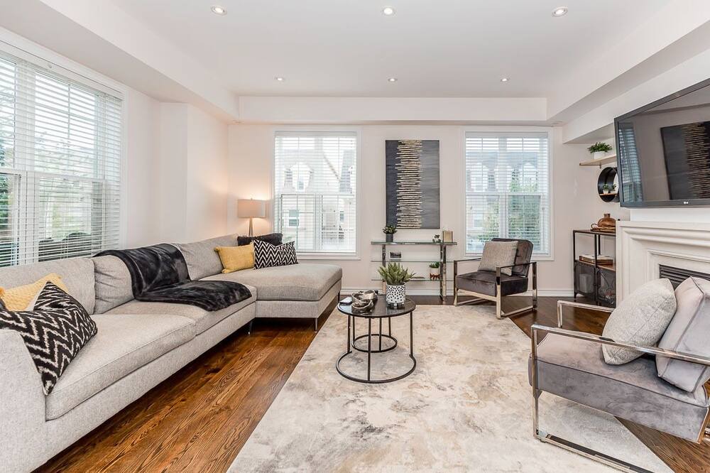 Photo of Livingroom in Unionville
