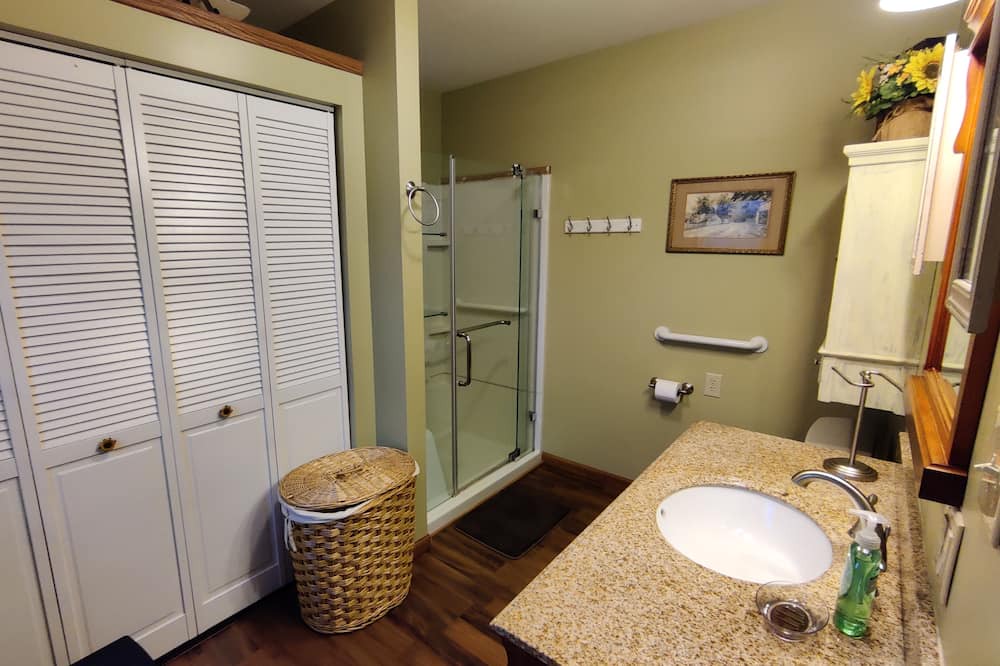 Photo of Bathroom in Port Royal