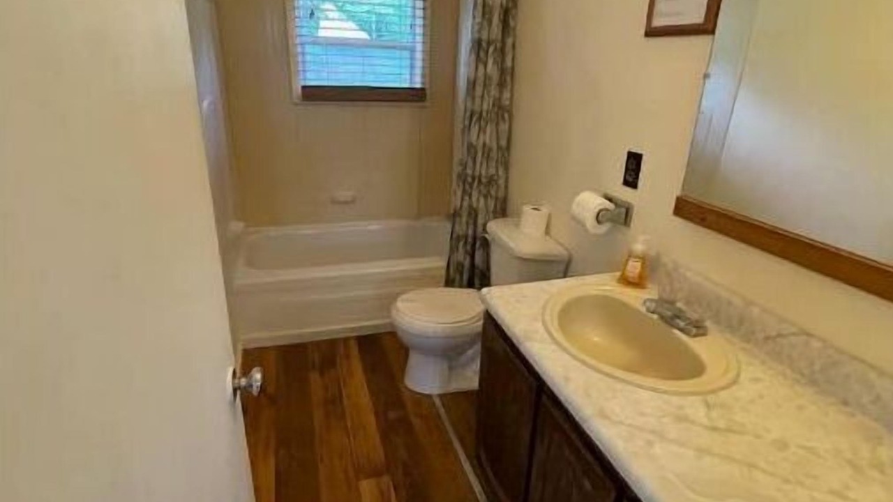Photo of Bathroom in Frontenac