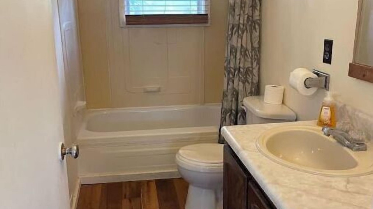 Photo of Bathroom in Frontenac
