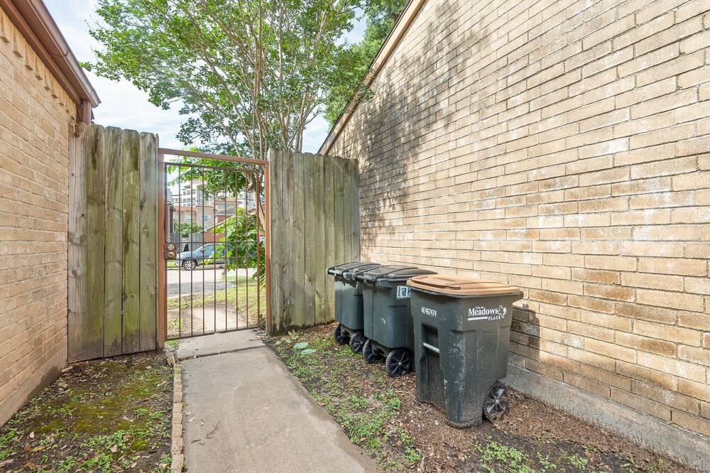 Photo of Outdoor in Meadows Place