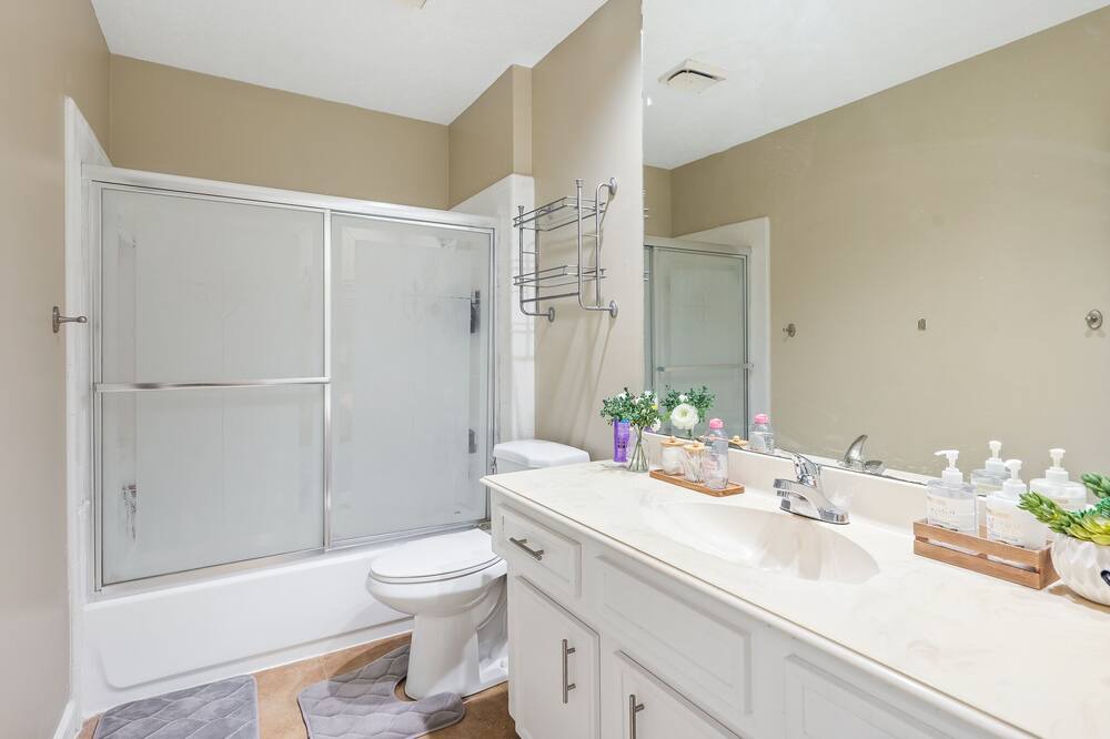 Photo of Bathroom in Meadows Place