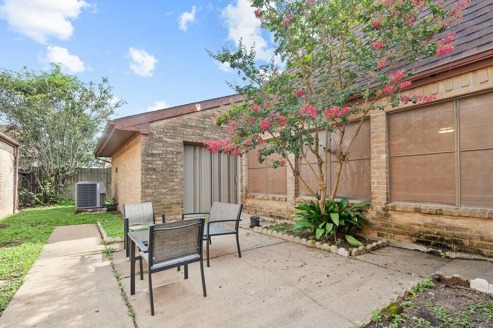 Photo of Patio Balcony in Meadows Place