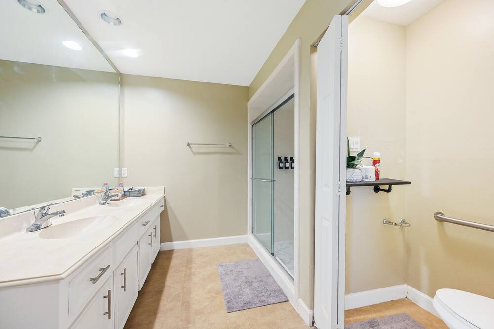 Photo of Bathroom in Meadows Place