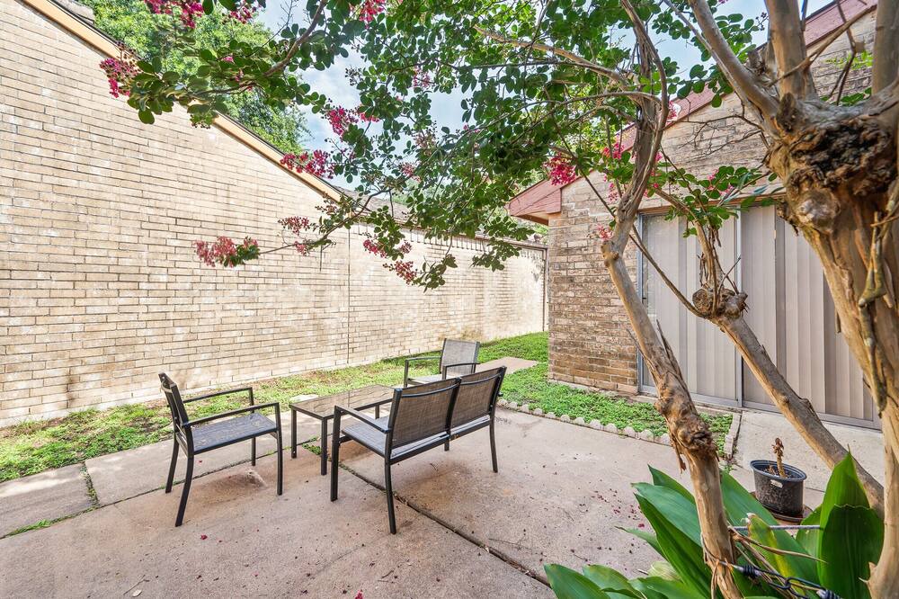 Photo of Patio Balcony in Meadows Place