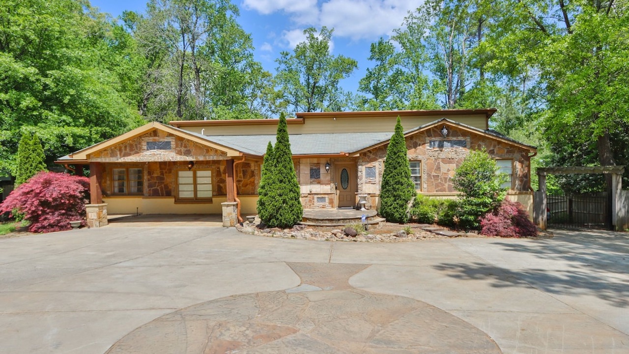 Photo of Others in North Brookhaven