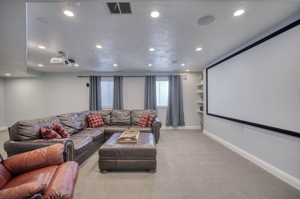 Photo of Livingroom in Ammon