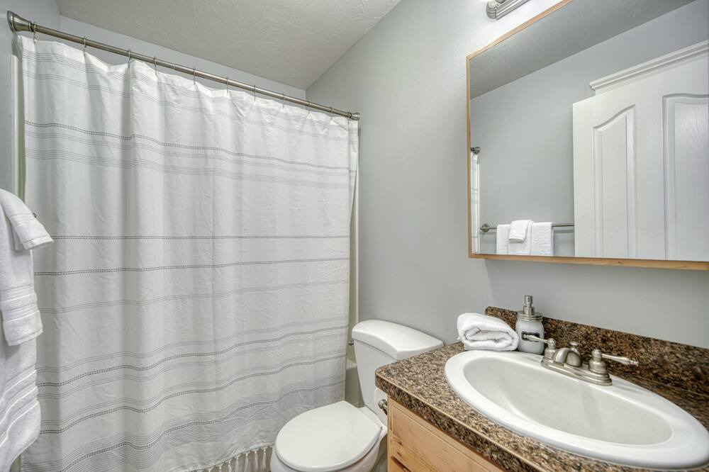 Photo of Bathroom in Ammon