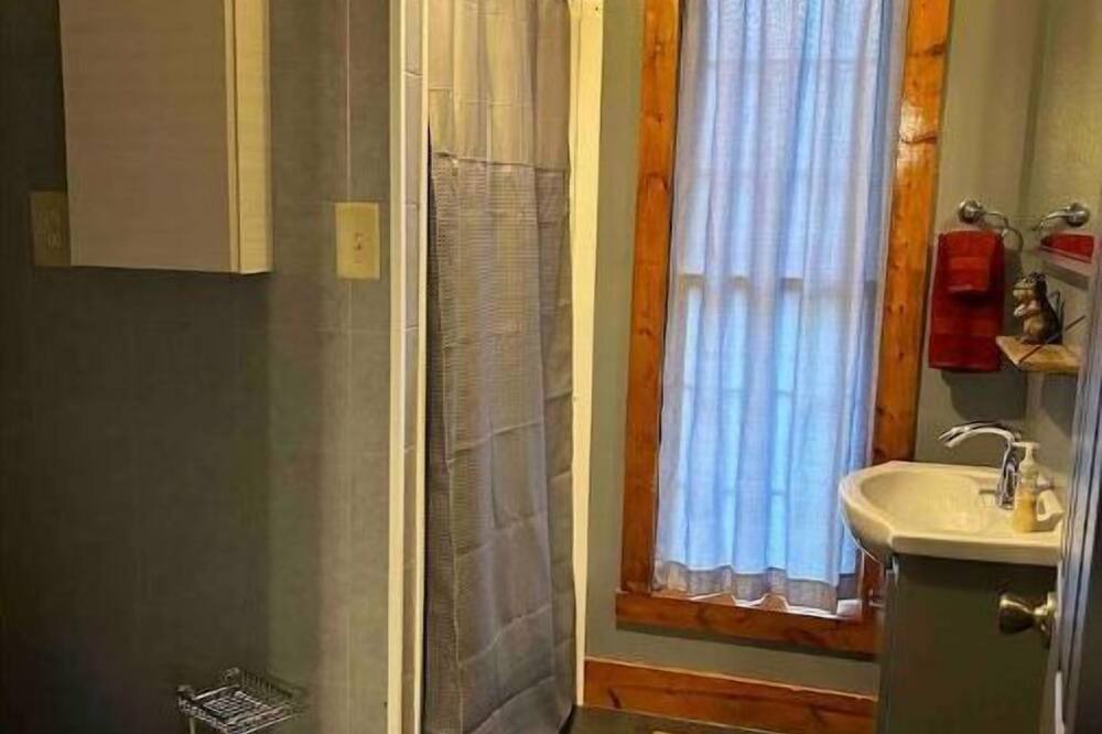 Photo of Bathroom in Hallsville