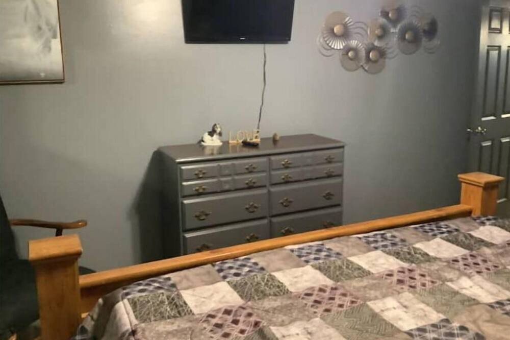Photo of Bedroom in Hallsville