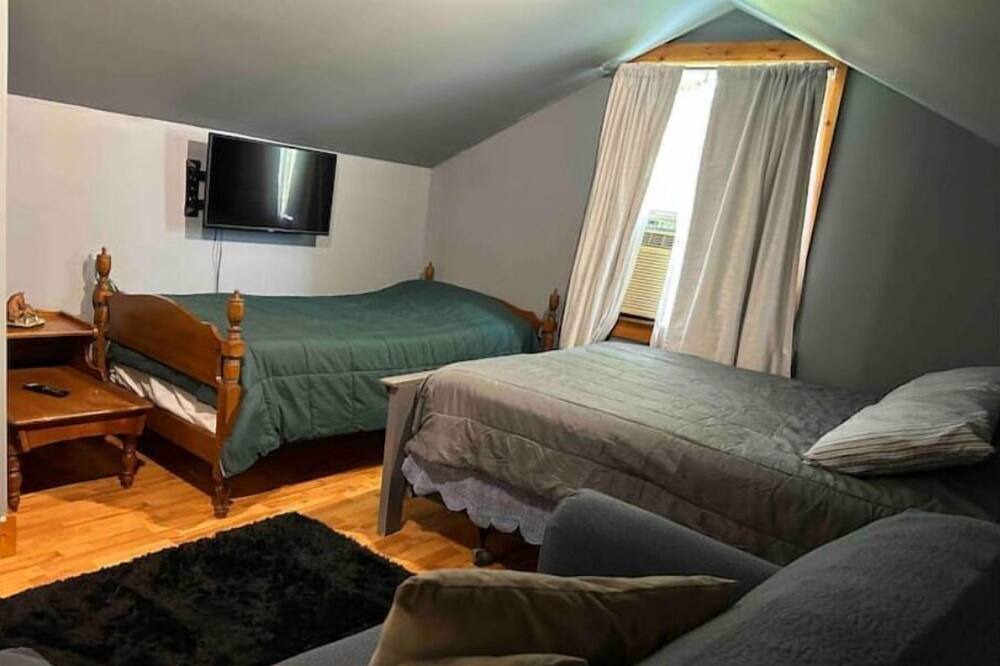 Photo of Bedroom in Hallsville