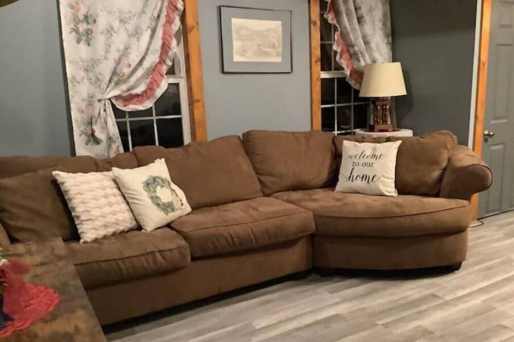 Photo of Livingroom in Hallsville