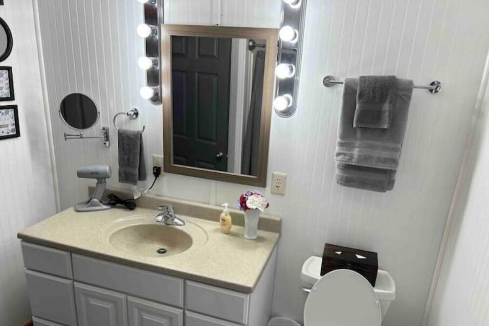 Photo of Bathroom in Hallsville