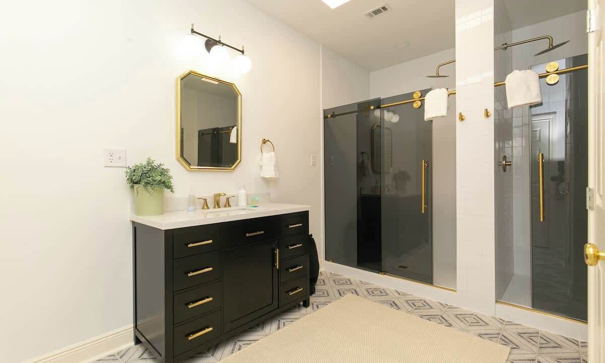 Photo of Bathroom in Spicewood