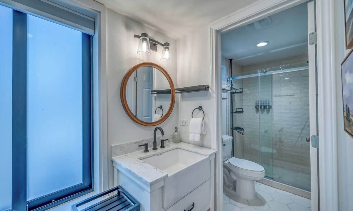 Photo of Bathroom in Canyon Lake