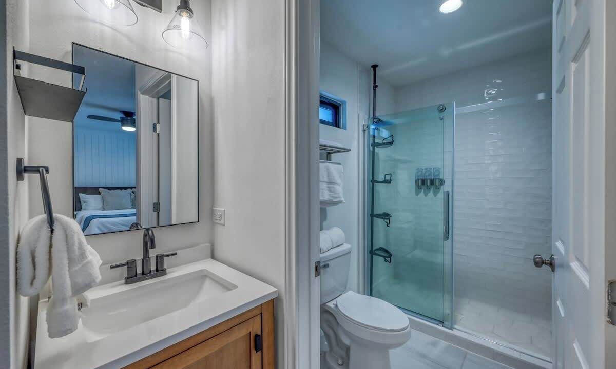 Photo of Bathroom in Canyon Lake
