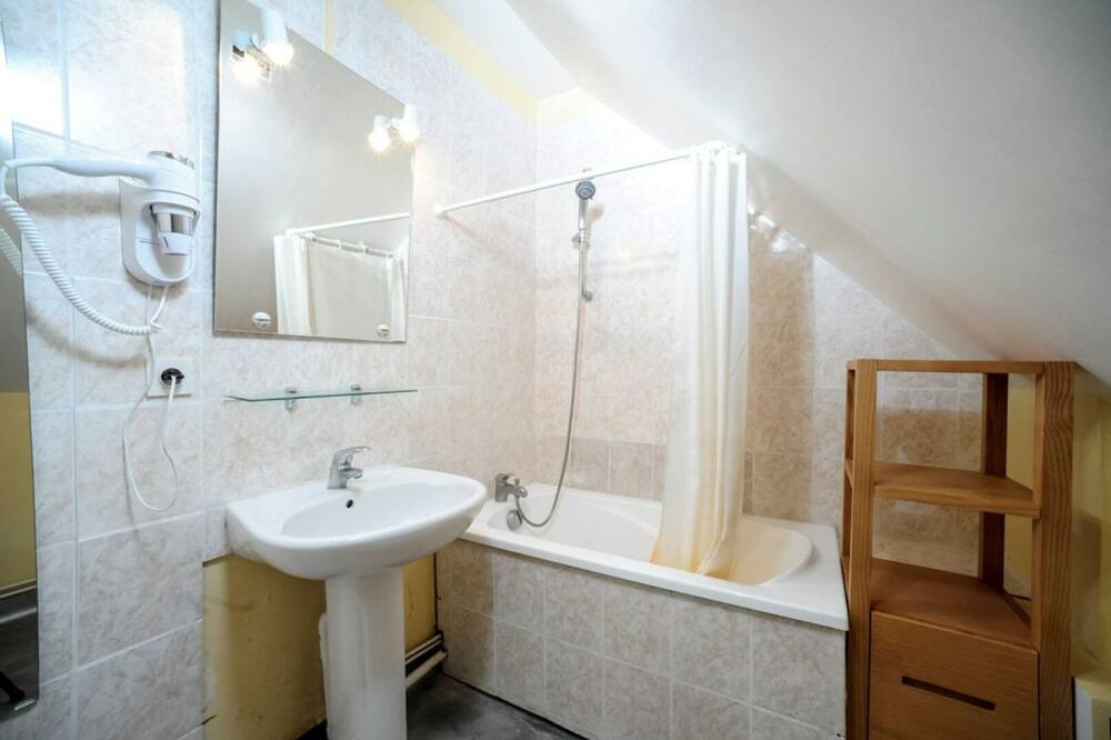 Photo of Bathroom in Ligny-le-Ribault