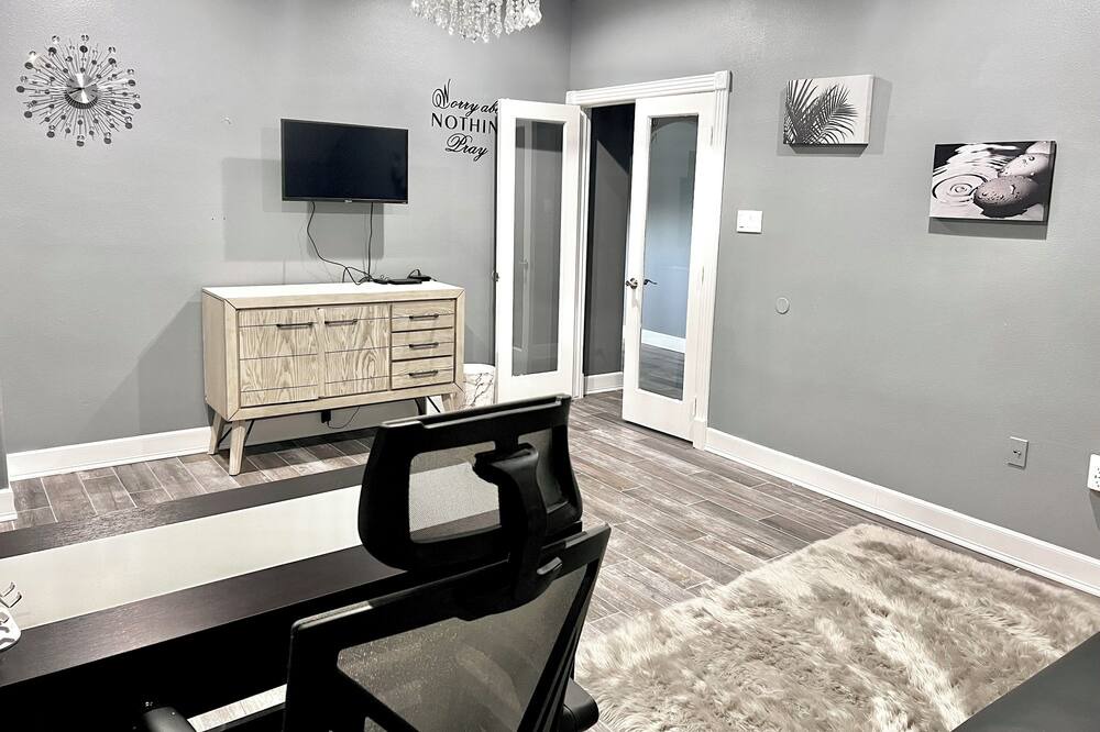 Photo of Bedroom in Porter