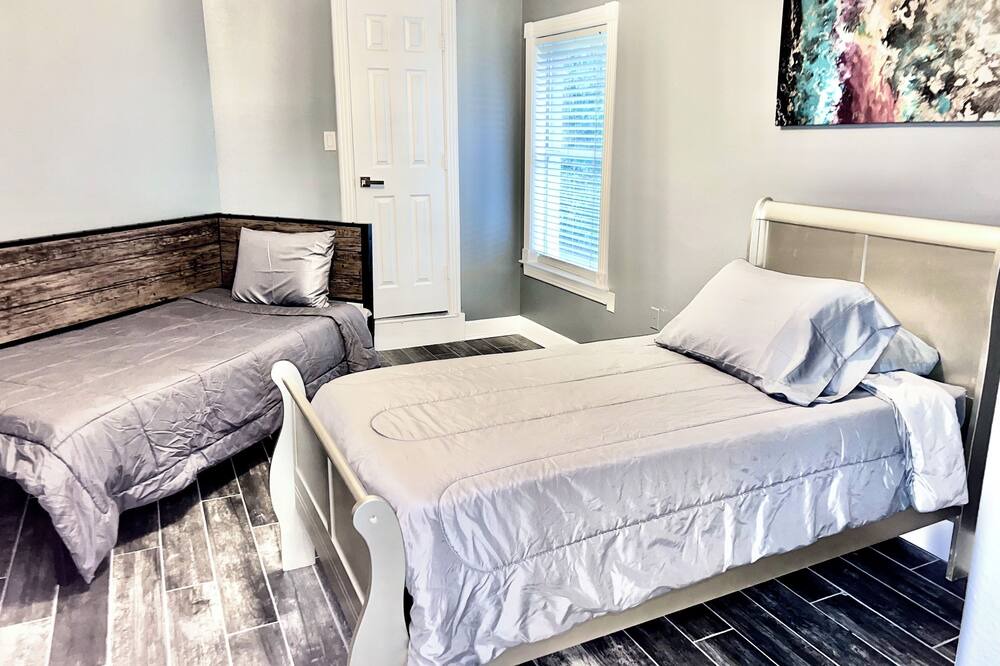 Photo of Bedroom in Porter