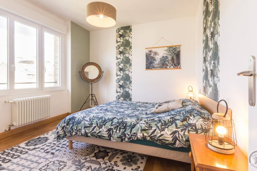 Photo of Bedroom in Pontorson