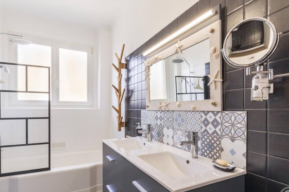 Photo of Bathroom in Pontorson