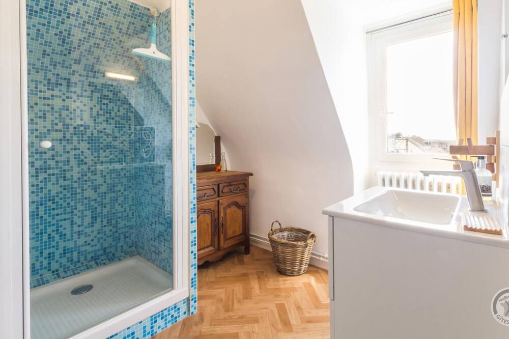 Photo of Bathroom in Pontorson