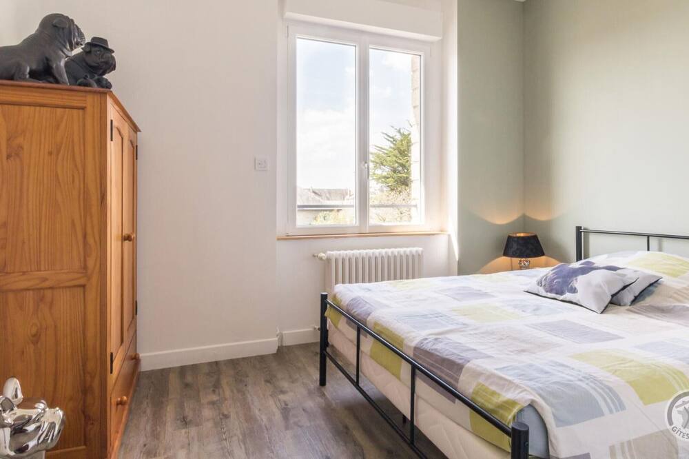 Photo of Bedroom in Pontorson