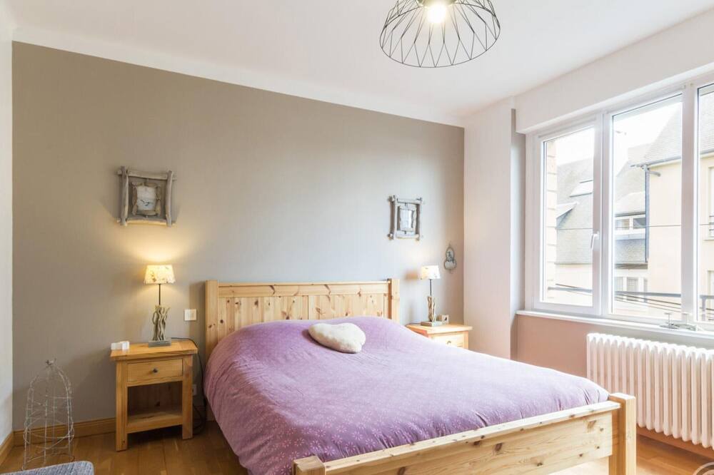 Photo of Bedroom in Pontorson
