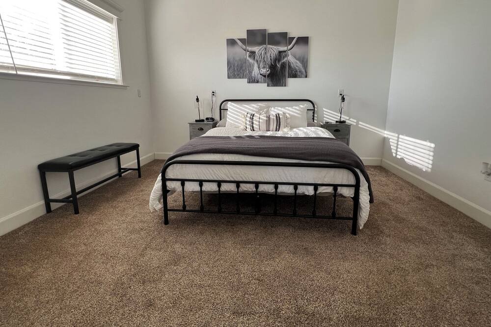 Photo of Bedroom in Red Bluff
