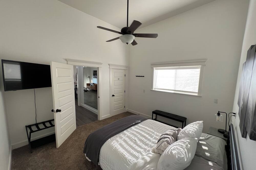 Photo of Bedroom in Red Bluff