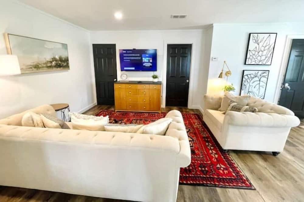 Photo of Livingroom in Ironton