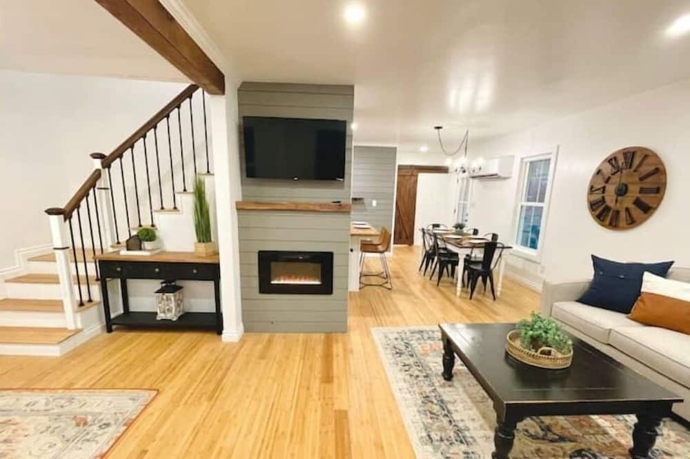 Photo of Livingroom in Farmington
