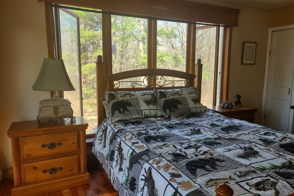 Photo of Bedroom in Lanark Highlands
