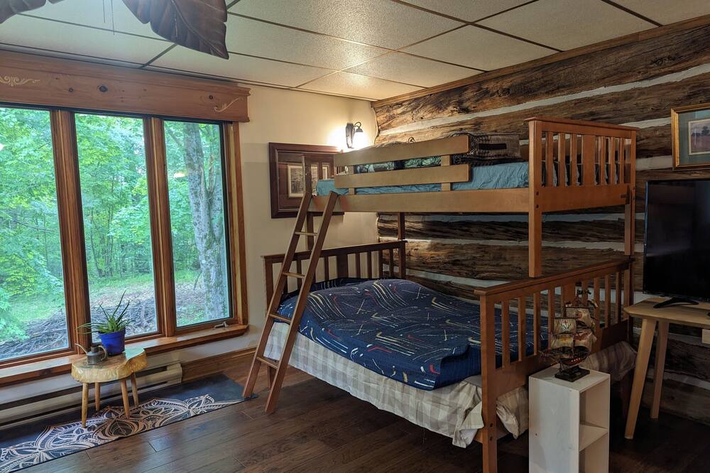 Photo of Bedroom in Lanark Highlands