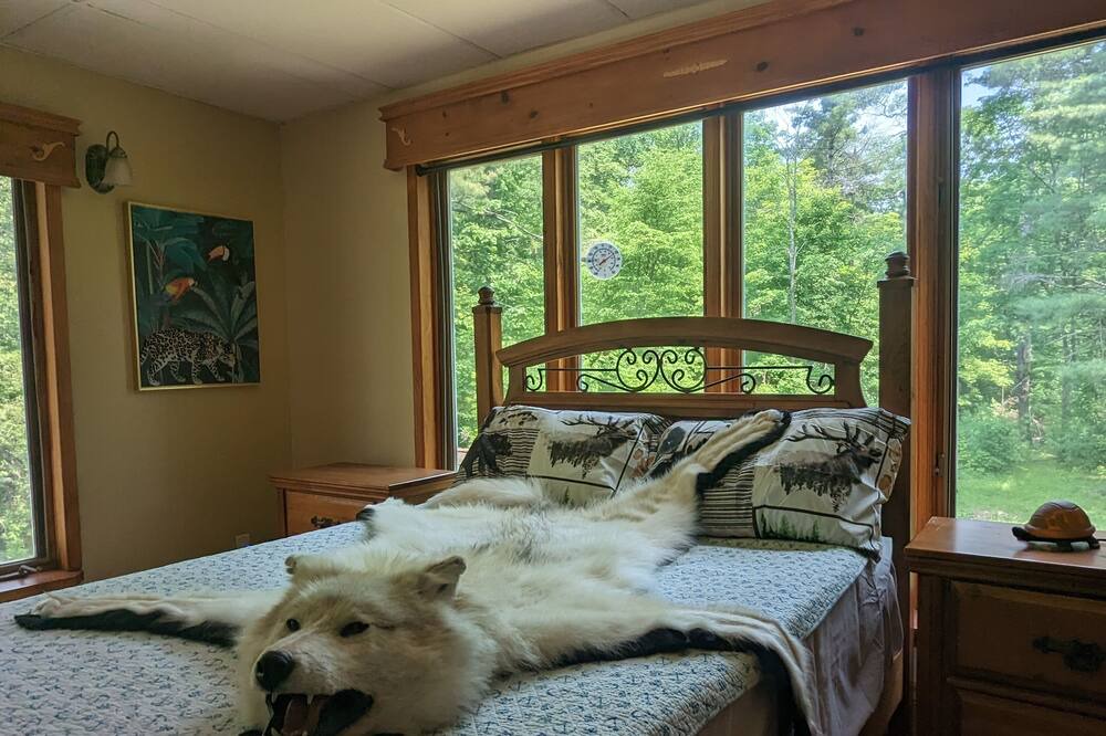Photo of Bedroom in Lanark Highlands