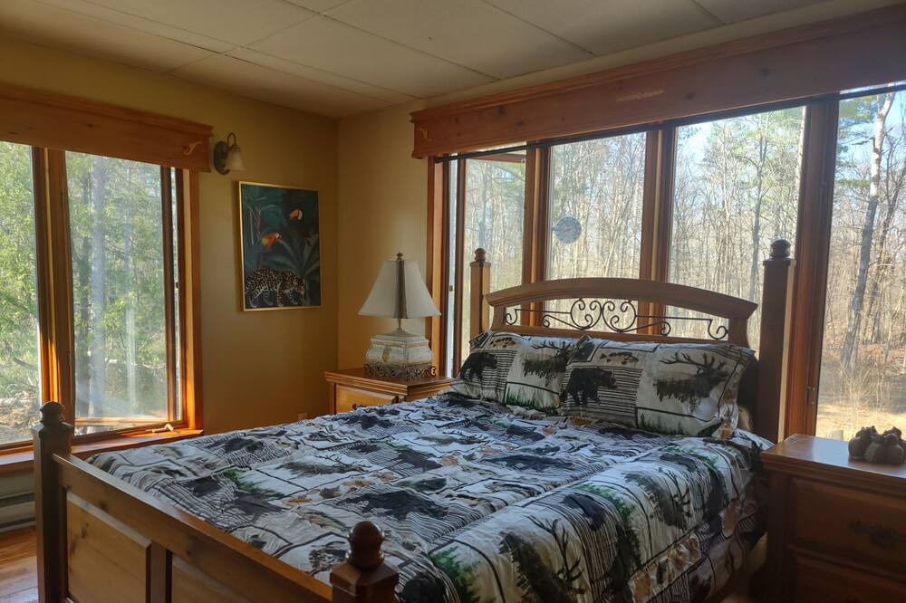 Photo of Bedroom in Lanark Highlands