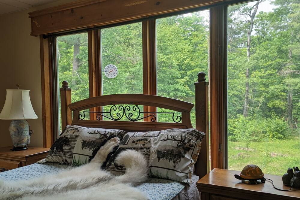 Photo of Bedroom in Lanark Highlands