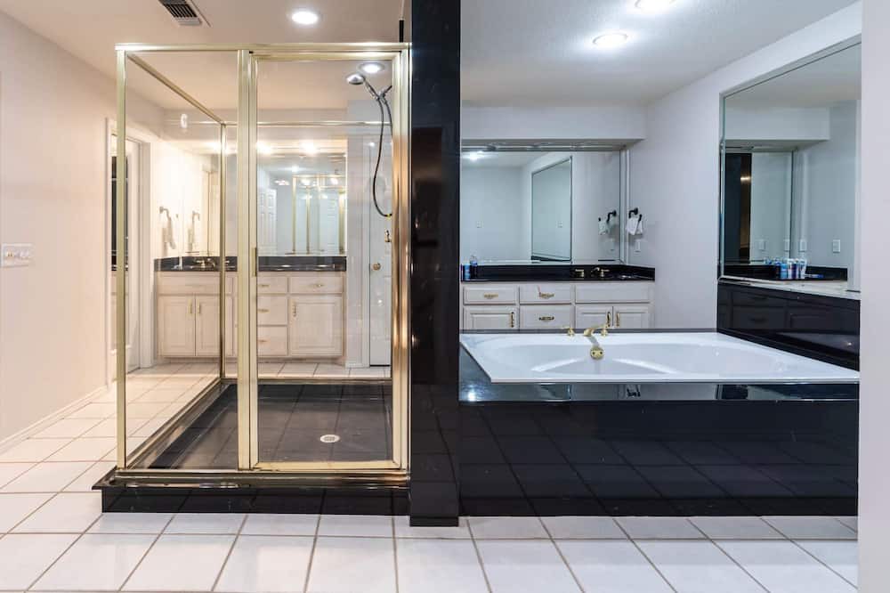 Photo of Bathroom in Paris