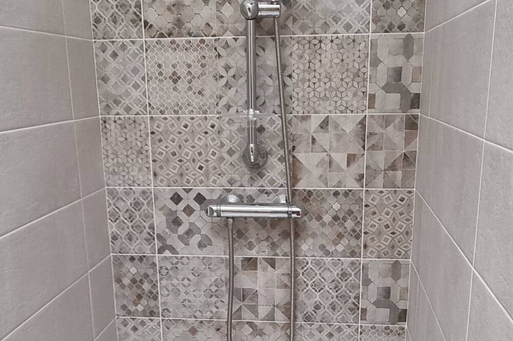 Photo of Bathroom in Nalliers