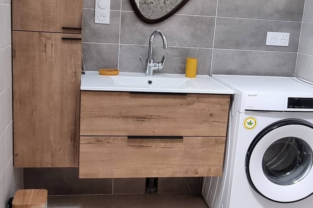 Photo of Bathroom in Nalliers