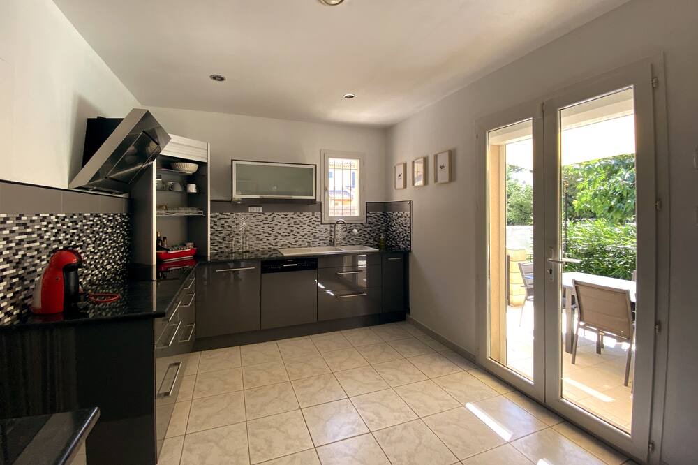 Photo of Kitchen in Entraigues-sur-la-Sorgue