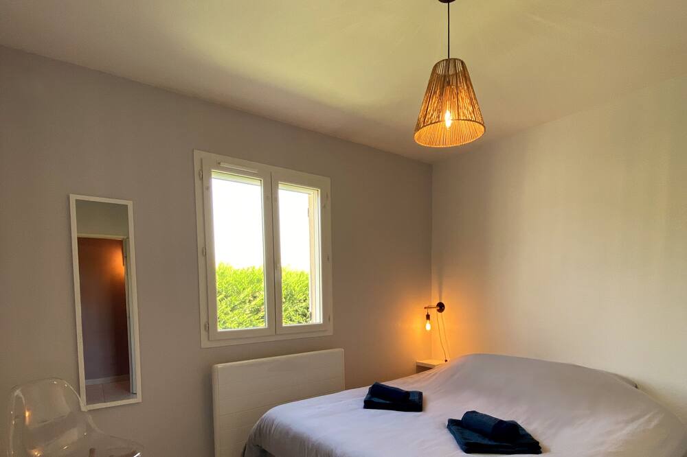 Photo of Bedroom in Entraigues-sur-la-Sorgue