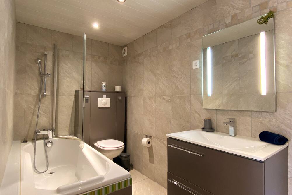Photo of Bathroom in Entraigues-sur-la-Sorgue