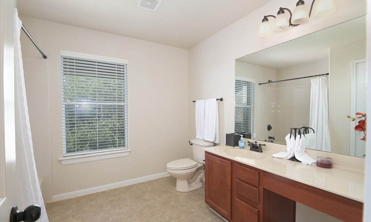 Photo of Bathroom in Far North Central