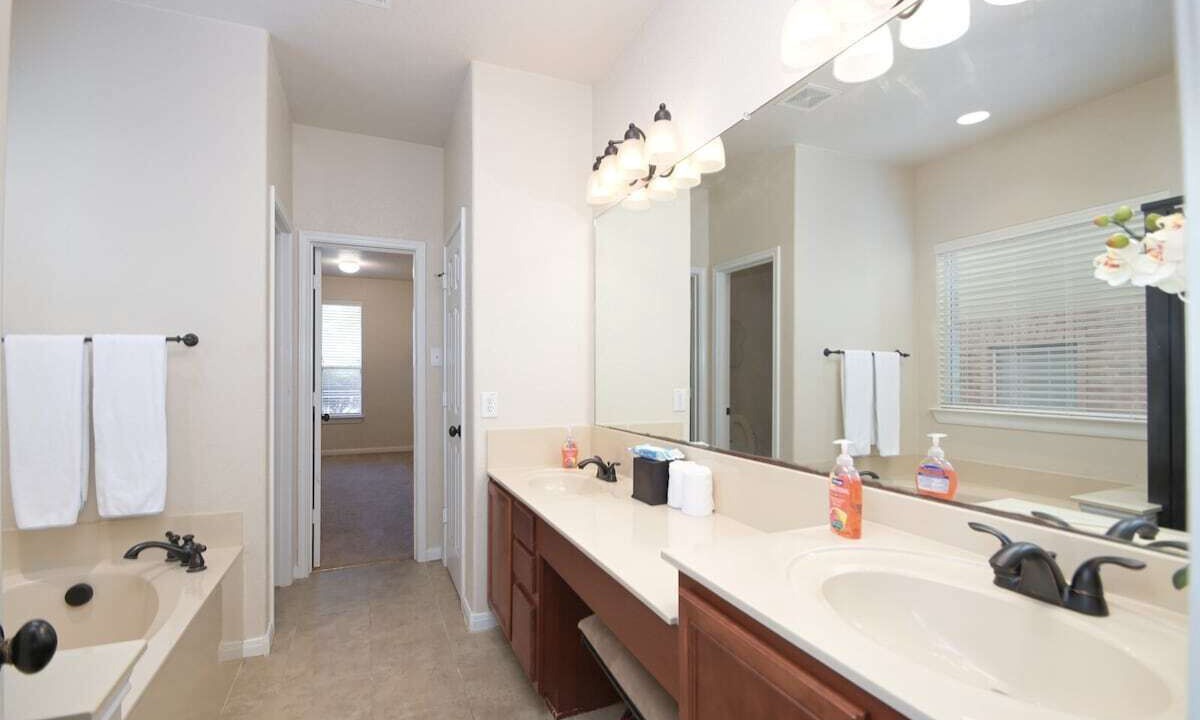 Photo of Bathroom in Far North Central