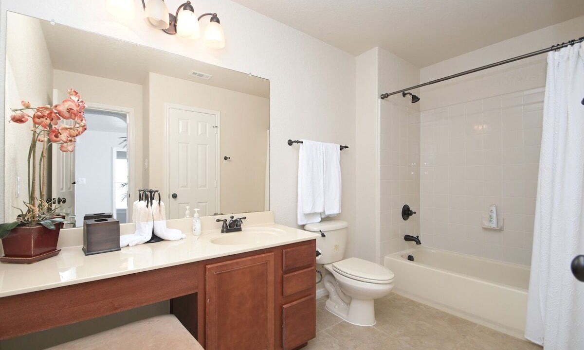Photo of Bathroom in Far North Central