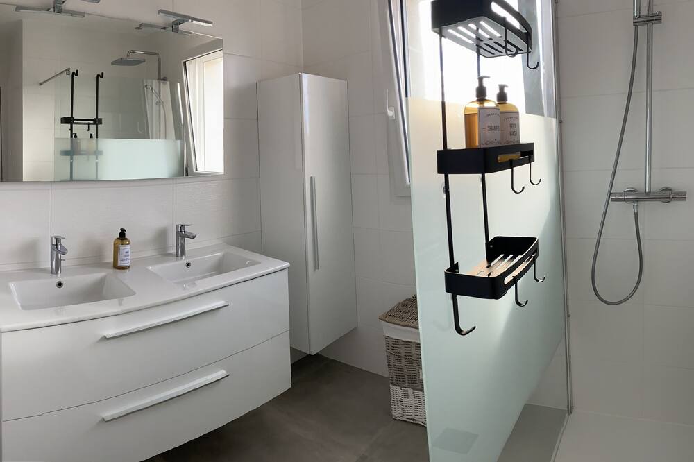Photo of Bathroom in Brem Sur Mer