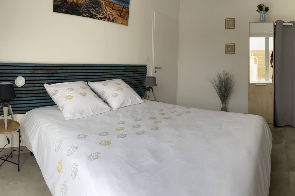 Photo of Bedroom in Brem Sur Mer