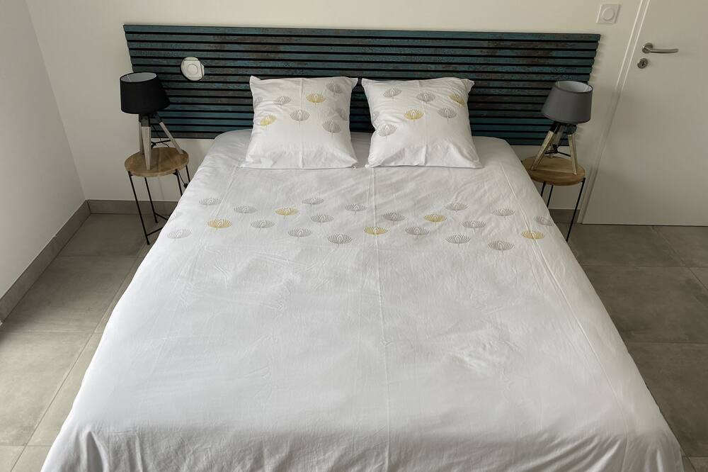 Photo of Bedroom in Brem Sur Mer