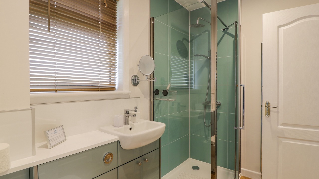 Photo of Others in Bankend